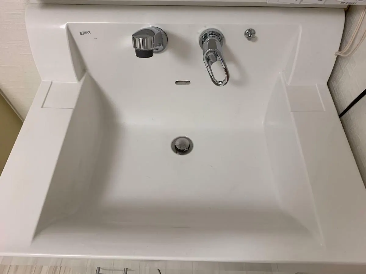 Goldhouse Shinosaka 303 아파트