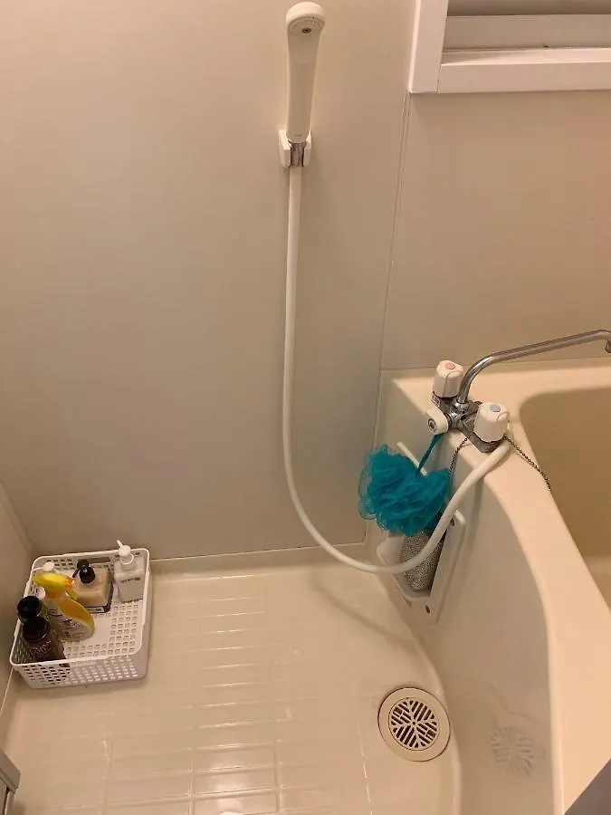 Goldhouse Shinosaka 303 아파트