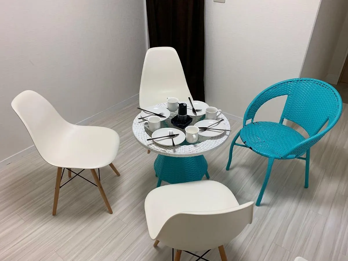Goldhouse Shinosaka 303 아파트
