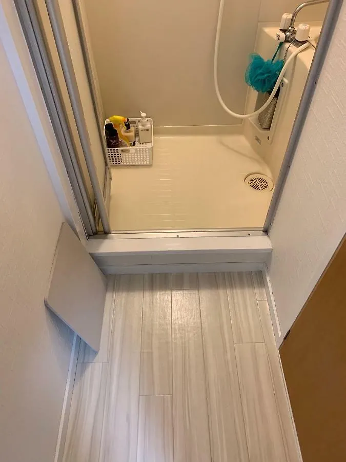 Goldhouse Shinosaka 303 아파트