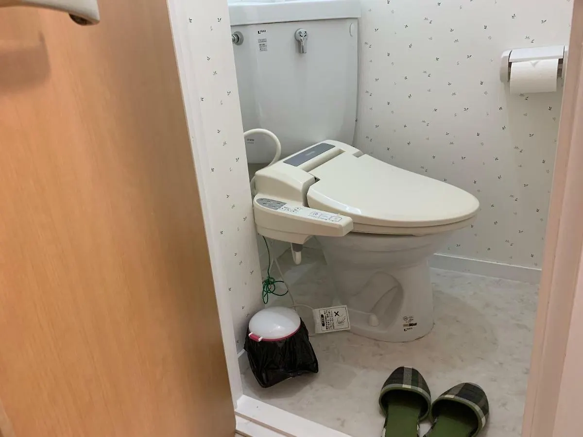 Goldhouse Shinosaka 303 아파트